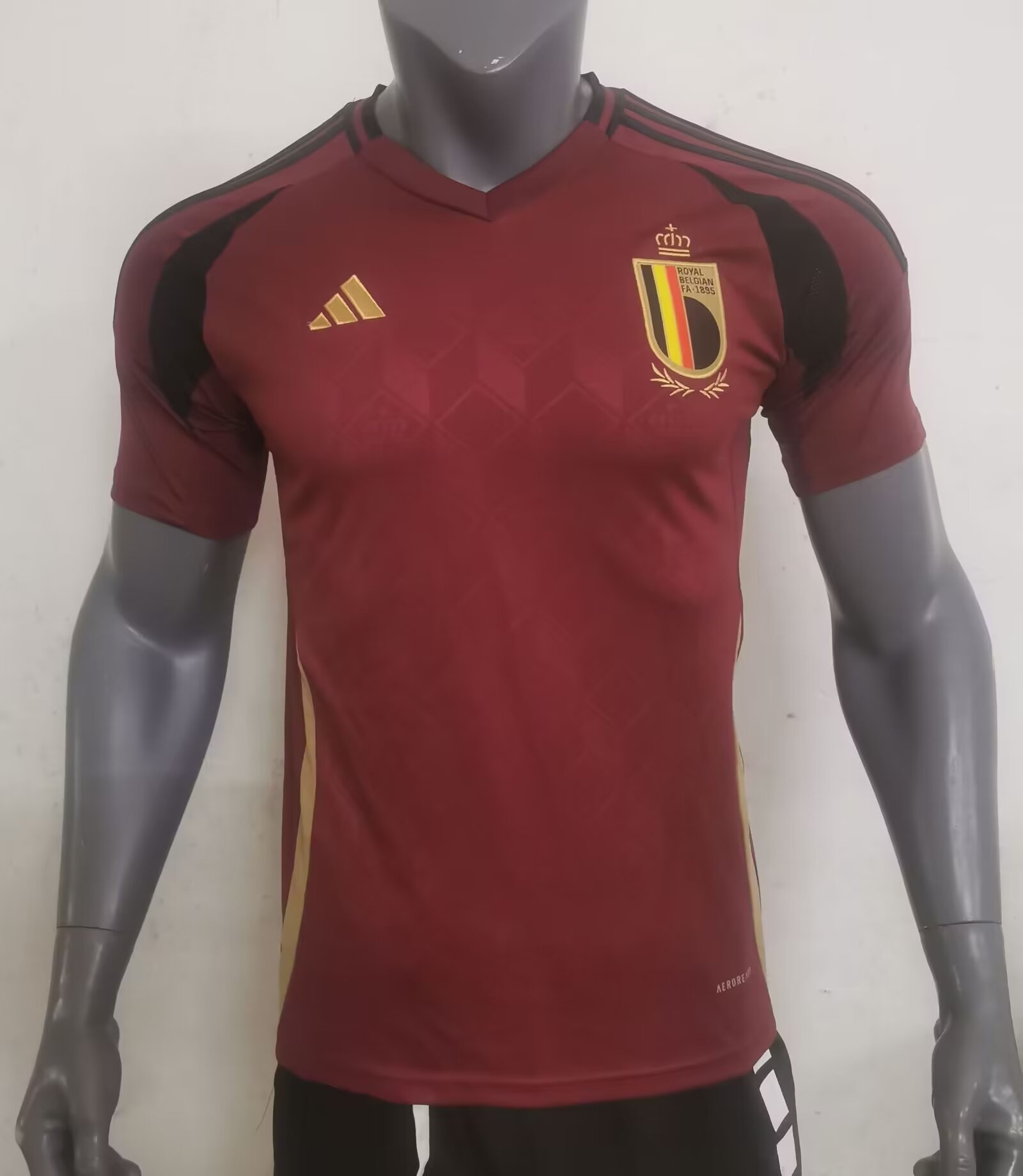 Player Version 24/25 Belgium home 