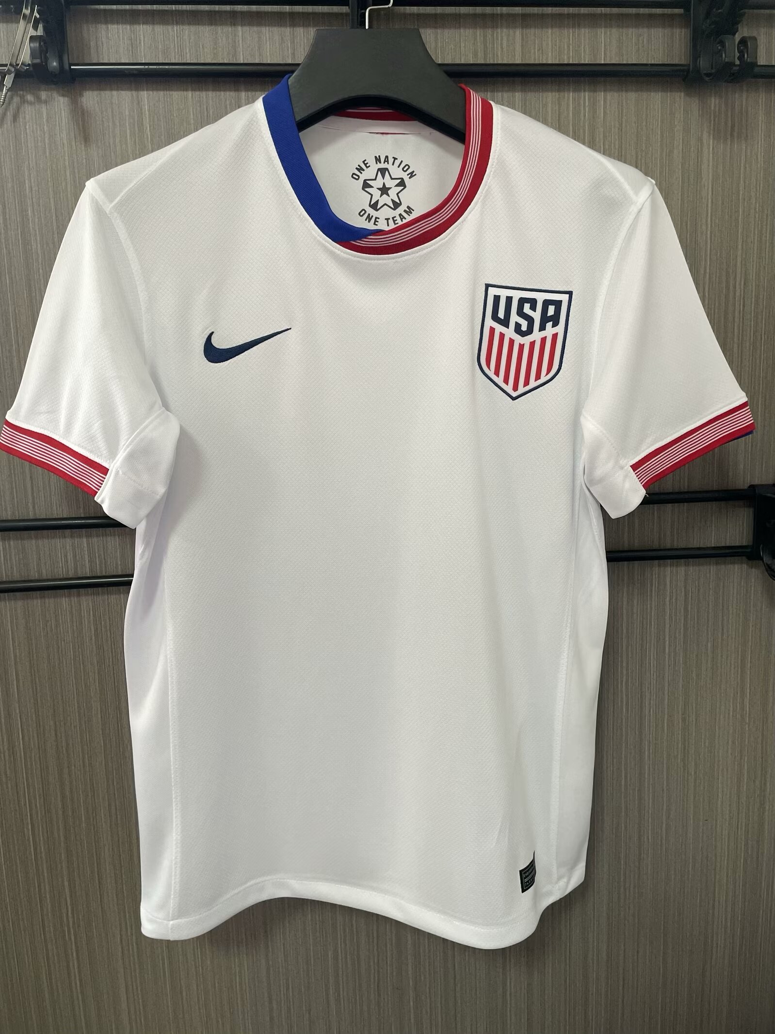 Fans Verison 24/25 USA home 