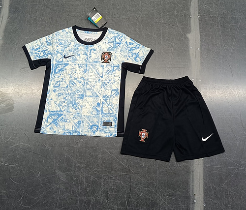 Adults Kits 24/25 Portugal away