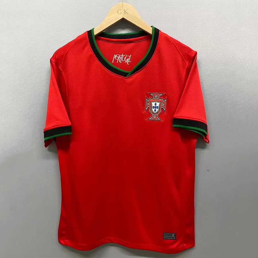 Fans Version 24/25 Portugal home