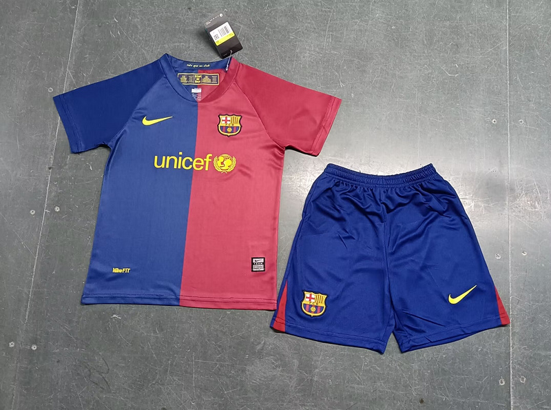 Retro kids kits 08/09  Barcelona Home