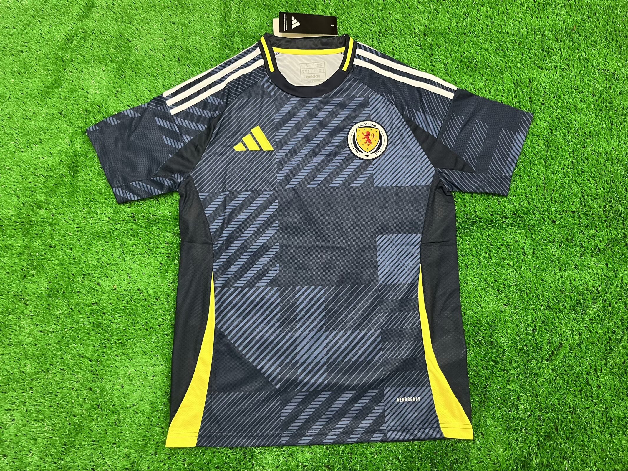 Fans version Scotland 24/25 Home