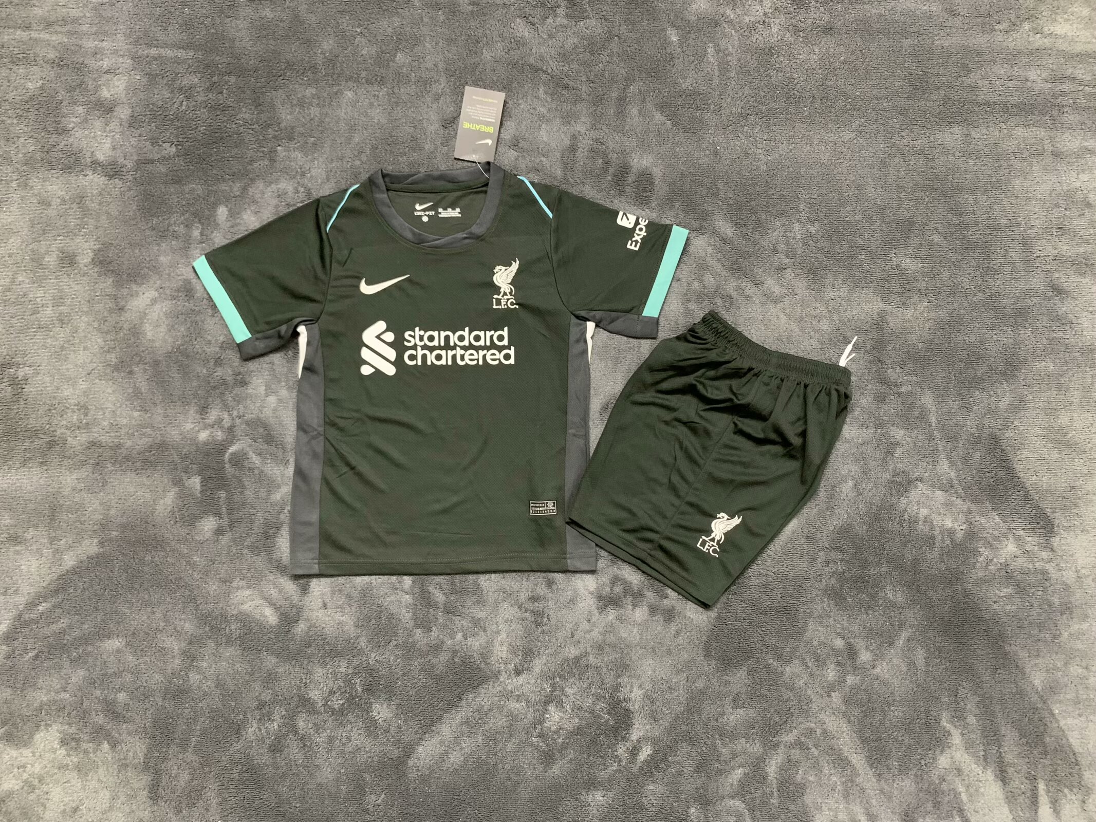 Kids Kits 24/25 Liverpool away