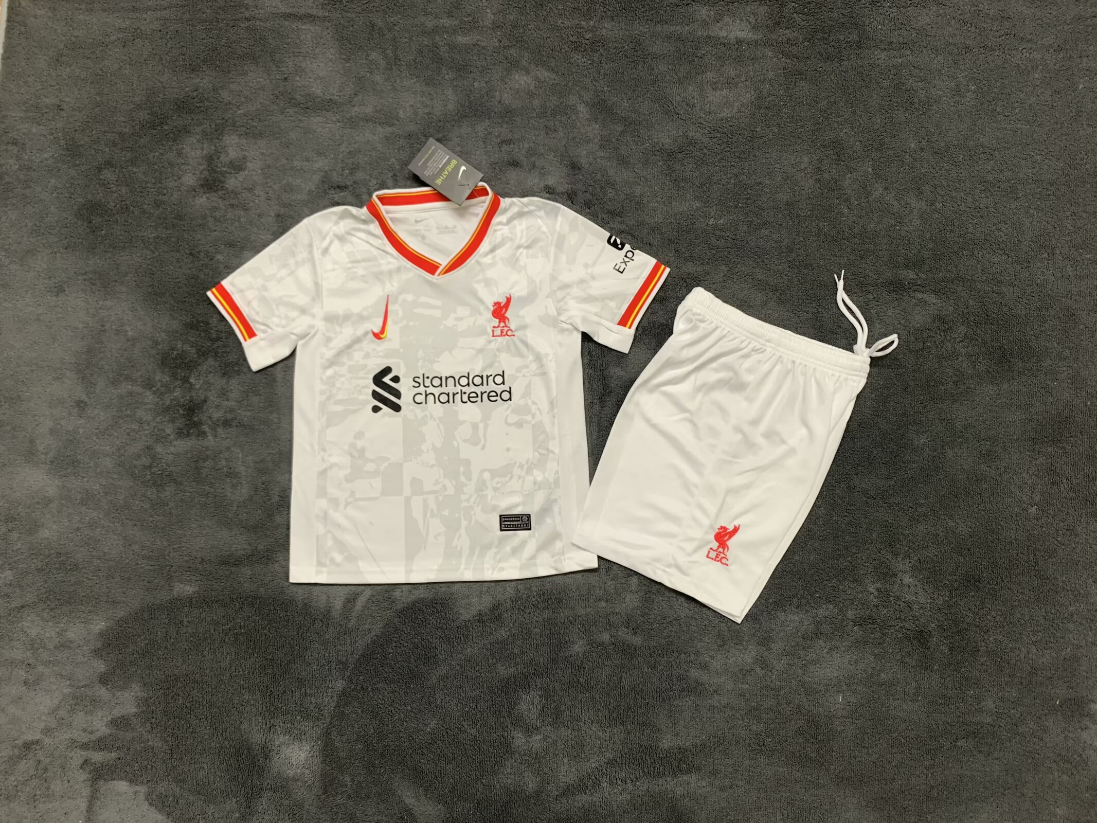 Kids Kits 24/25 Liverpool third away