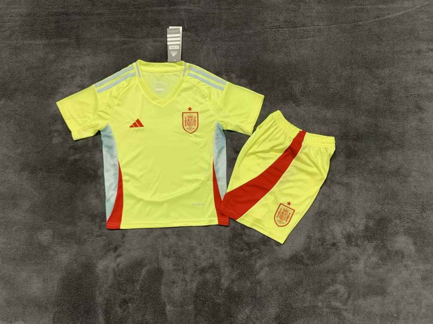 Kids kits 24/25 Spain away