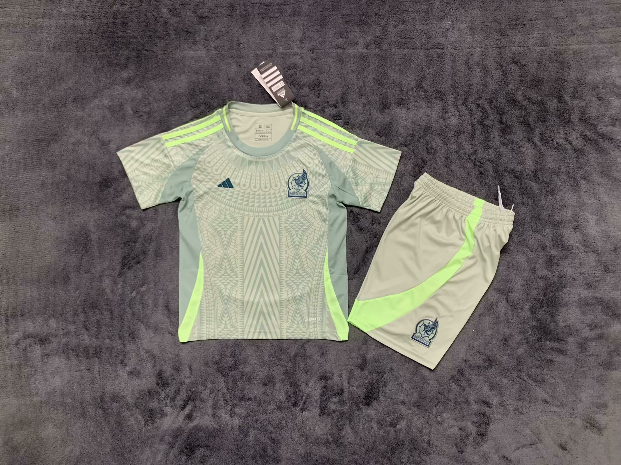 kids kits  24/25 Mexico away