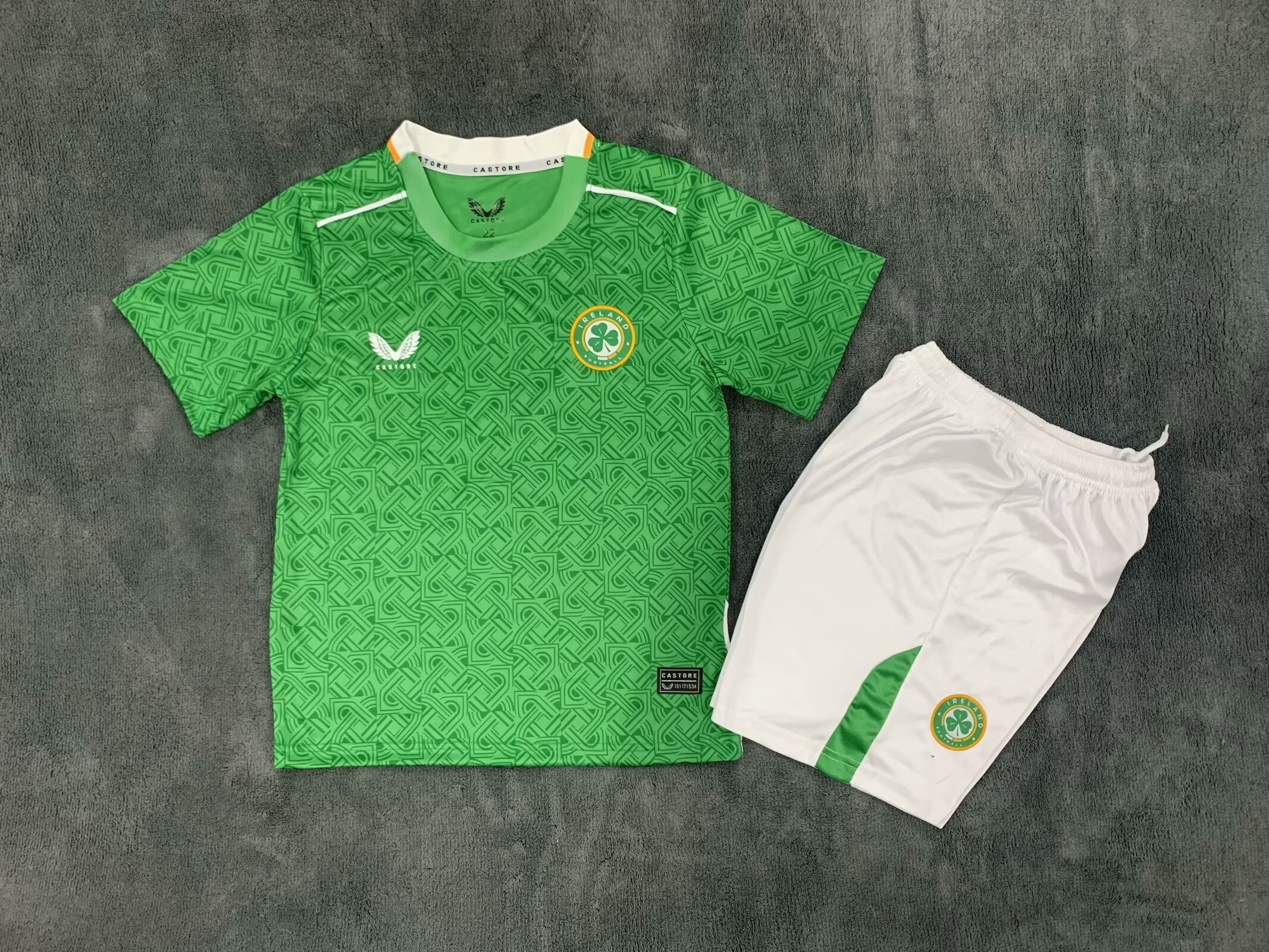 Adults kits 24/25 Ireland home