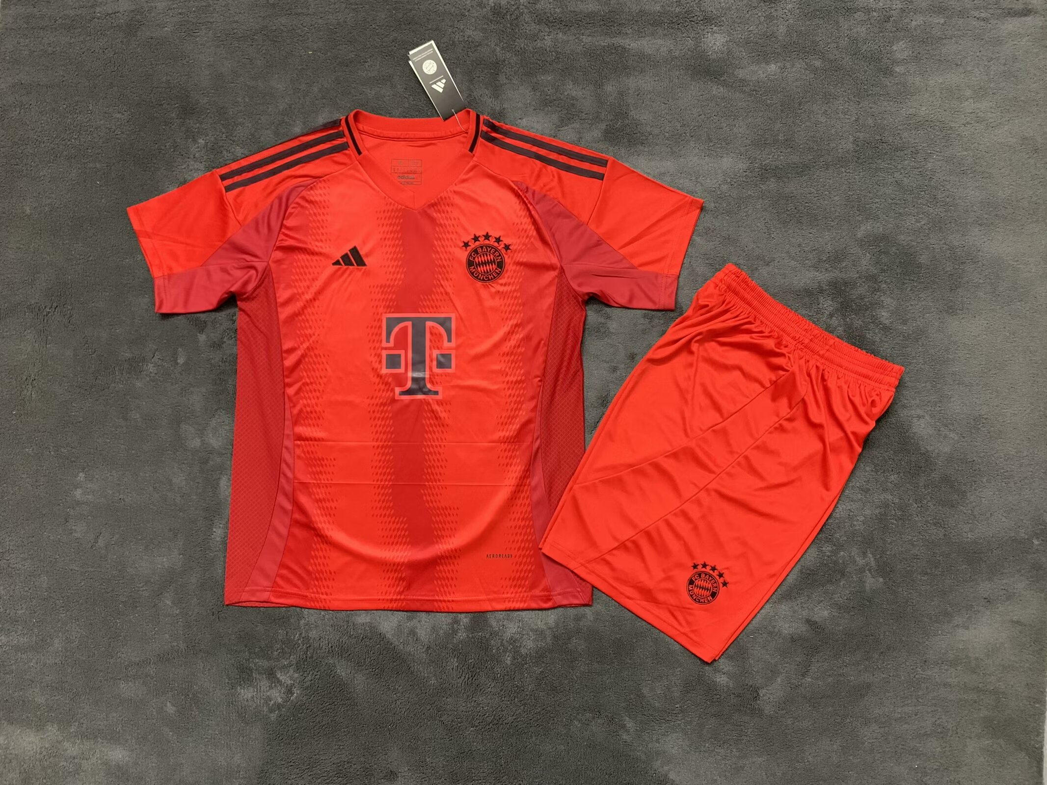 Adults kits 24/25 Bayern home