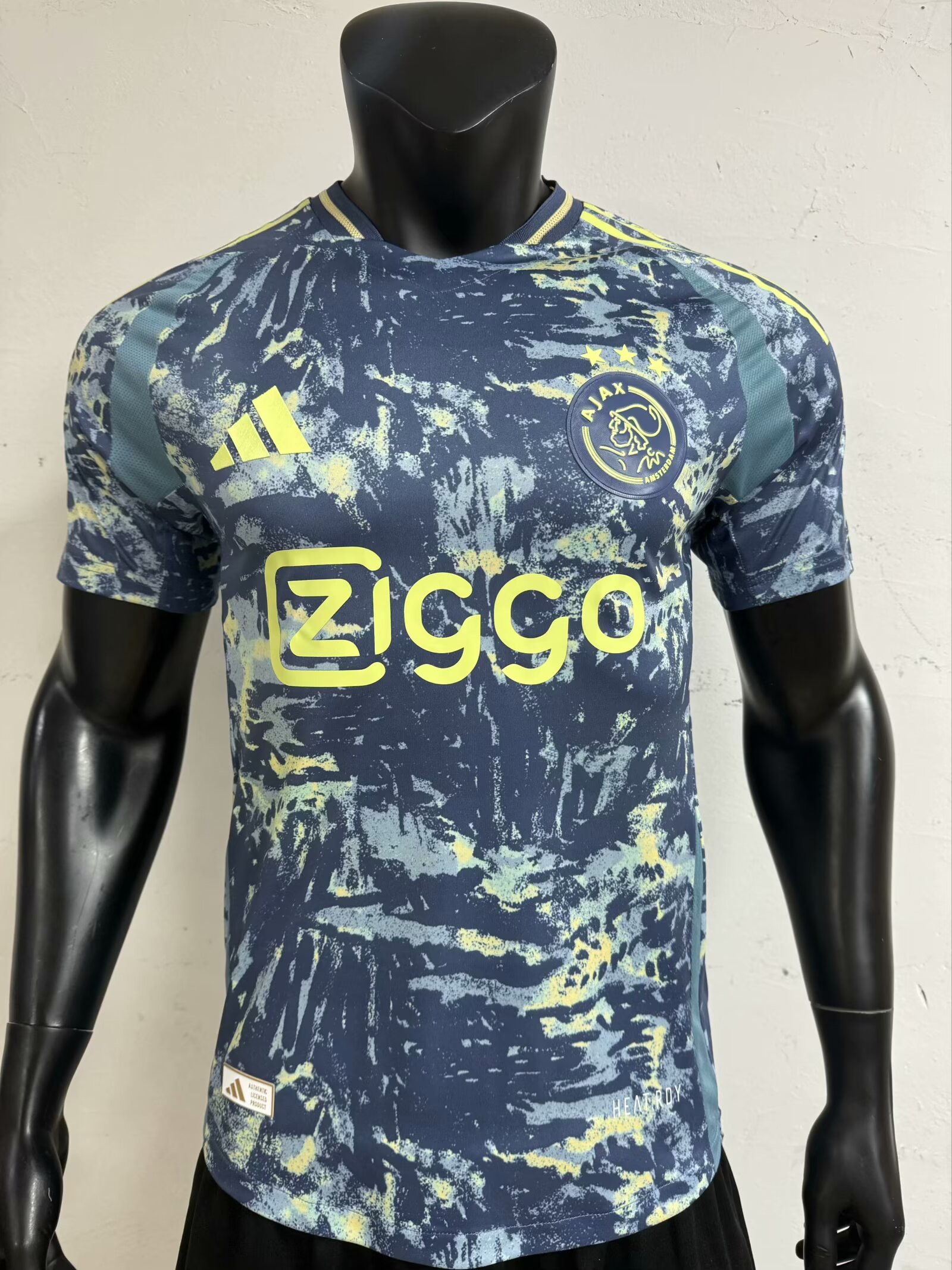 Player Version 24/25 Ajax Away