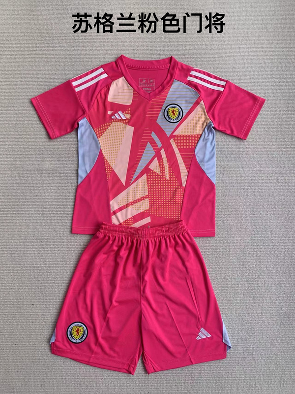 Adults kits 24/25 Scotland goalkeeper