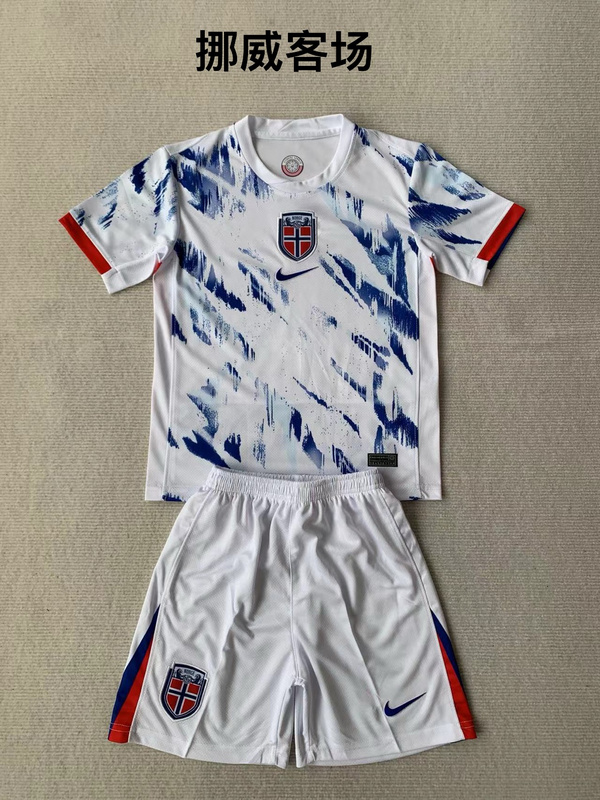 Adults kits 24/25 Norway away