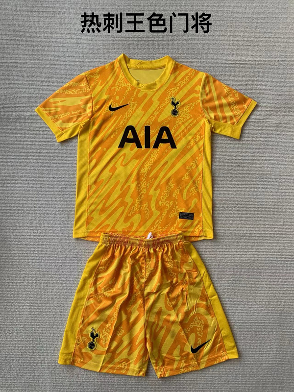 Adults kits 24/25 Tottenham goalkeeper