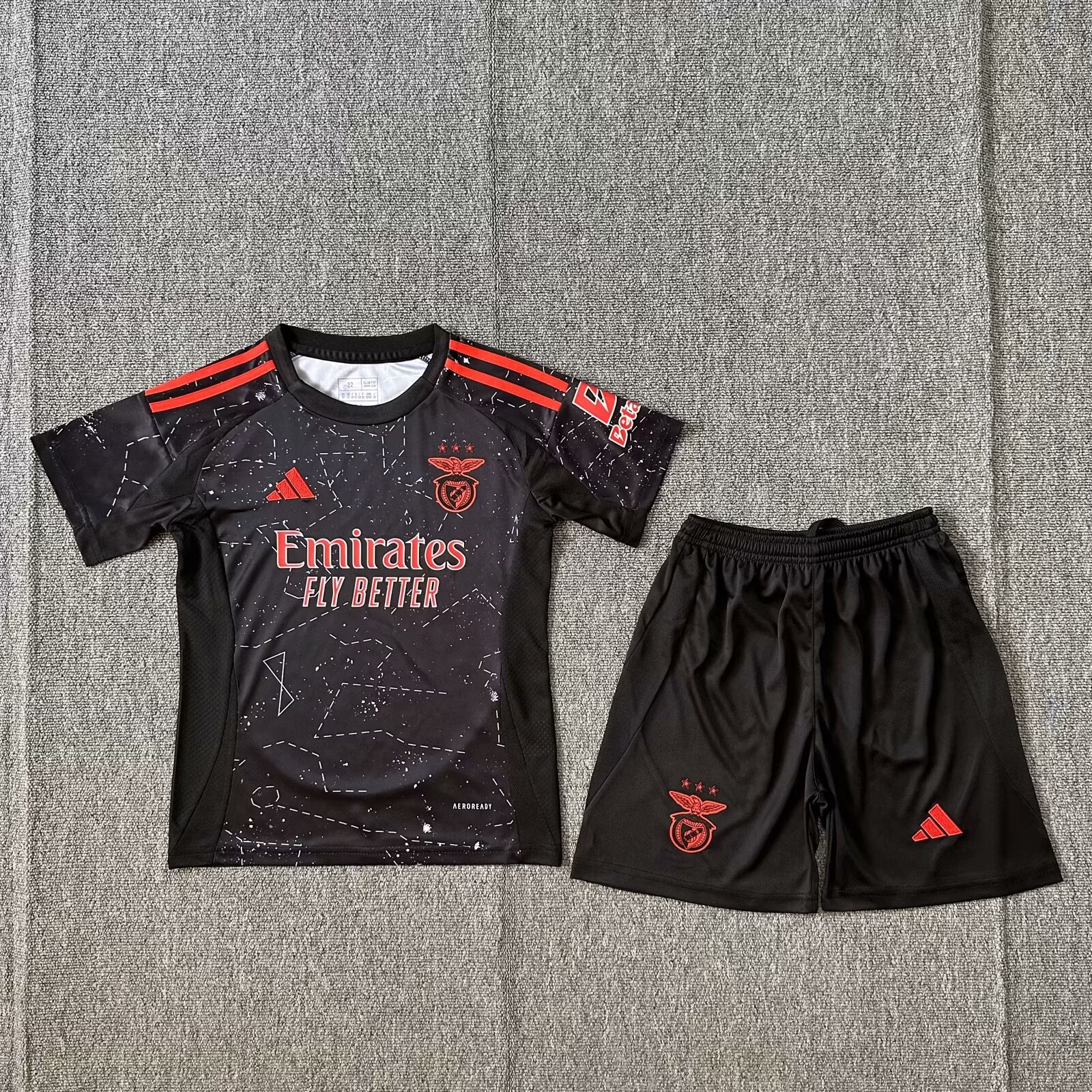 Kids kits 24/25 Benfica away