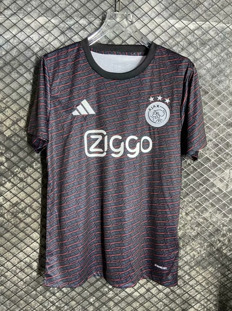 Fans Verison 24/25 Ajax Training Wear