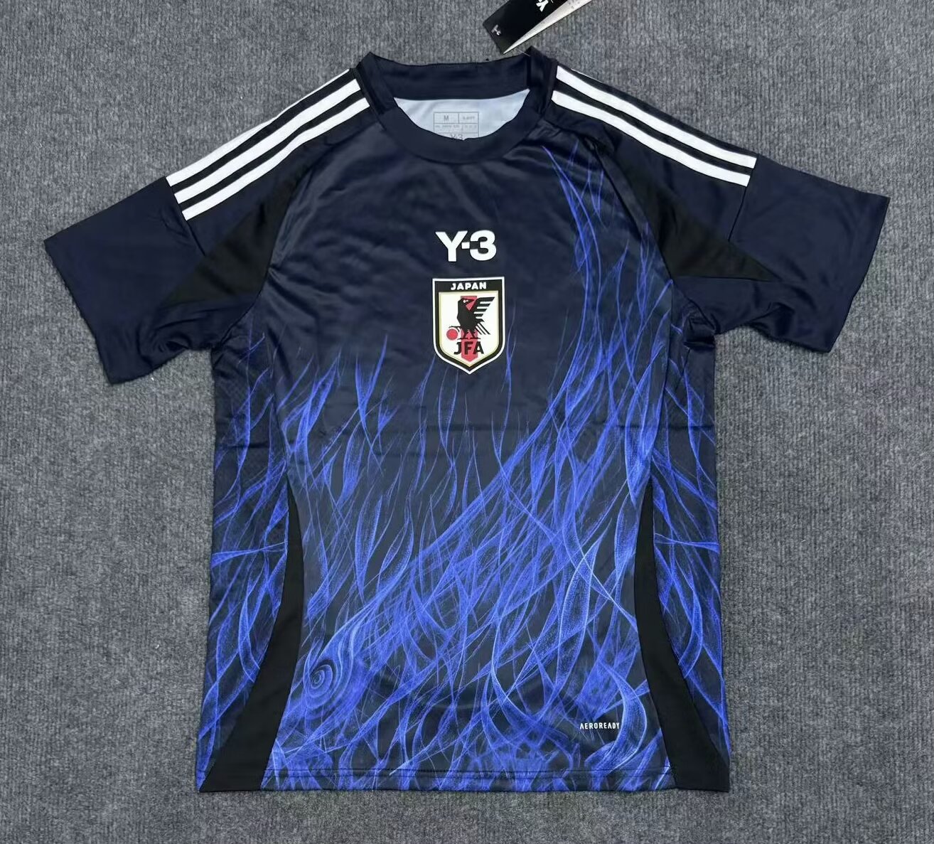 Fans version 24/25 Japan home