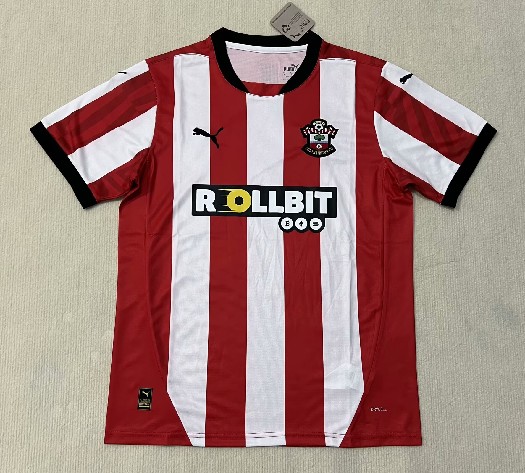 Fans version 24/25 Southampton home