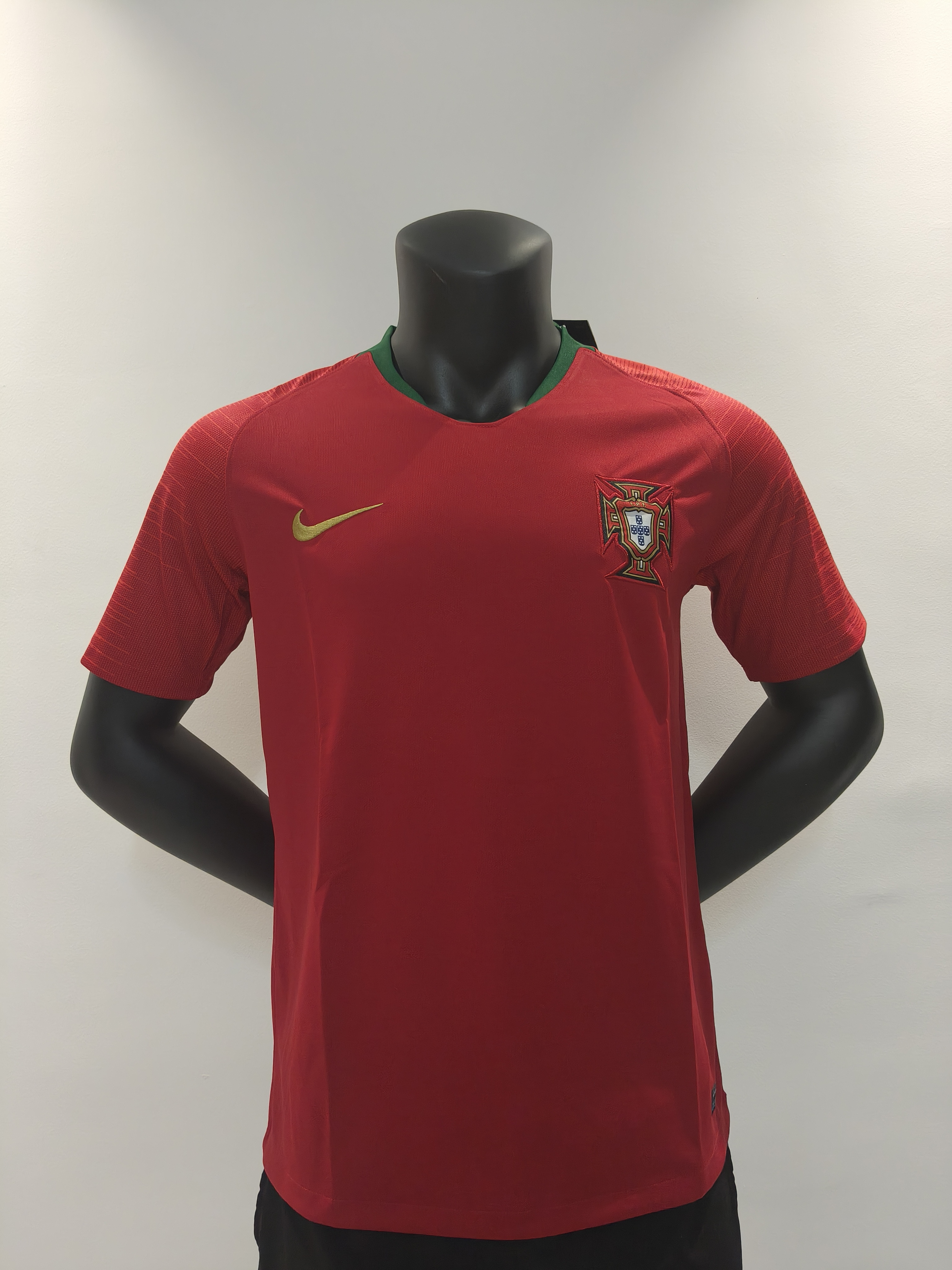 Retro 15/16 Portugal home