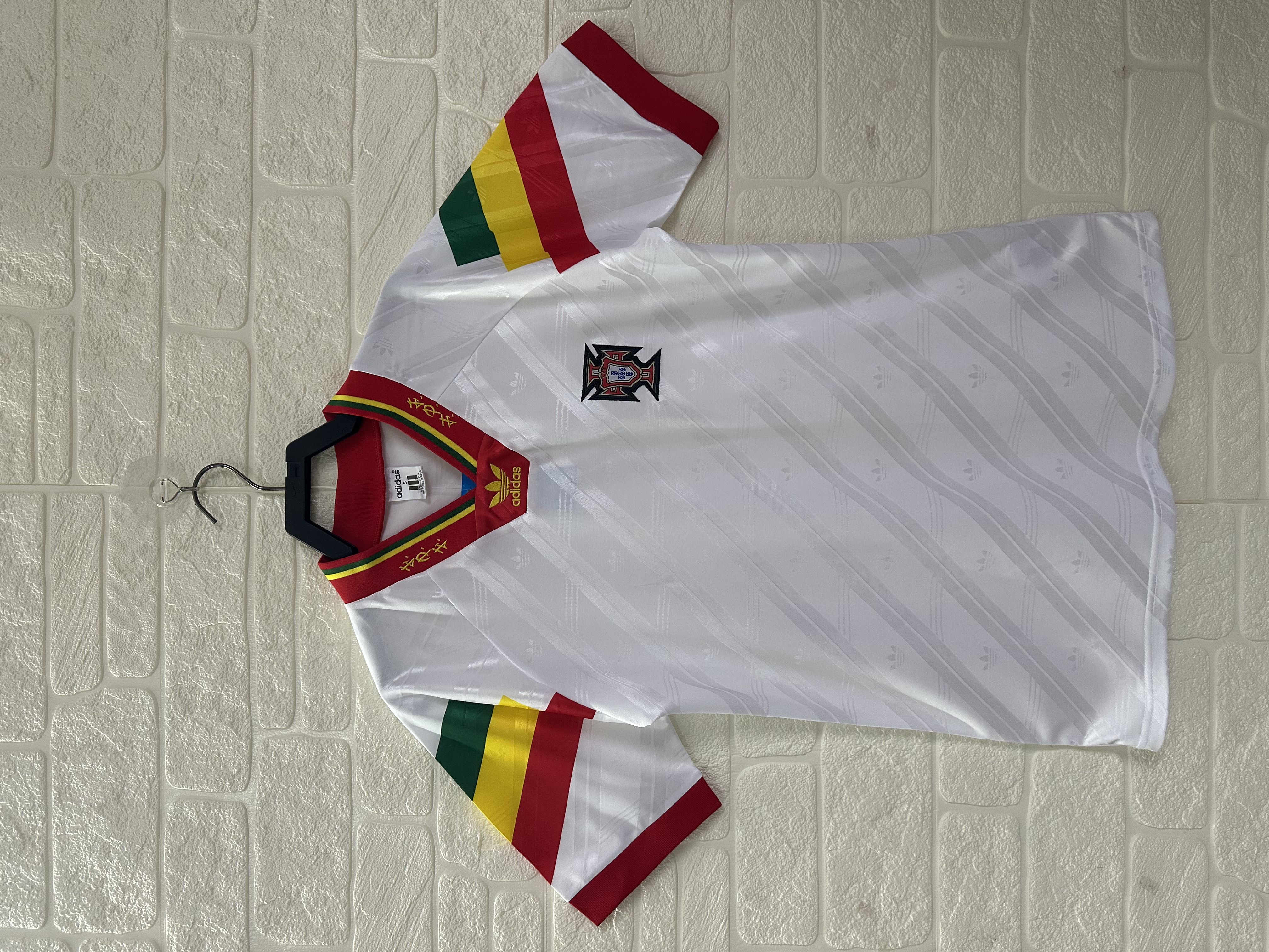 Retro 1992 Portugal Away