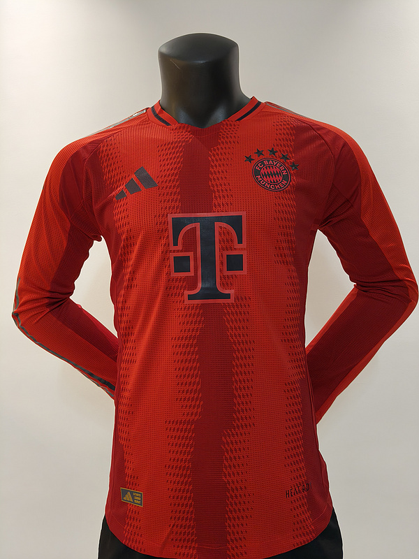 Player Verison 24/25 Bayern home long sleeve