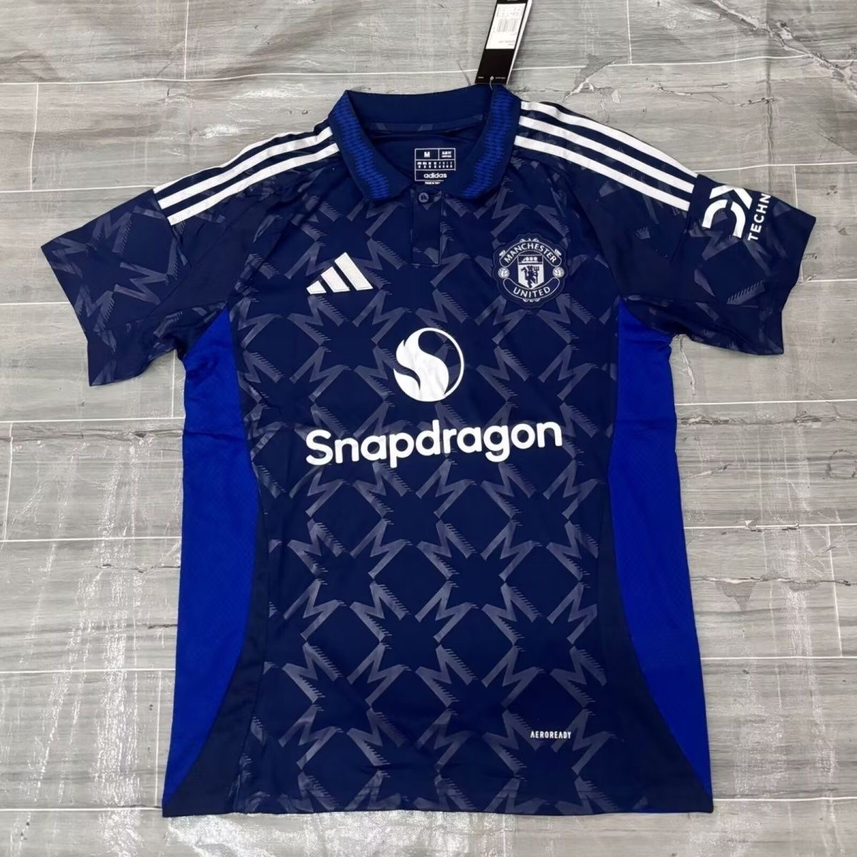 Fans Version 24/25 Manchester United Away