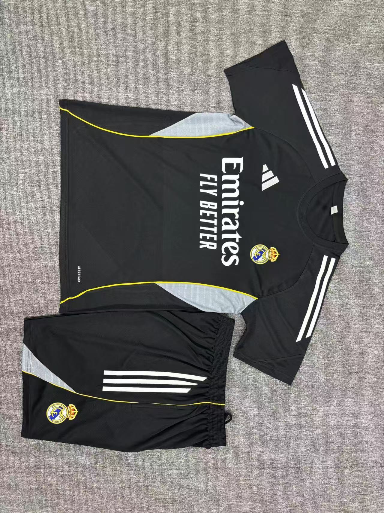 25/26Adult short sleeved Real Madrid black Training kits