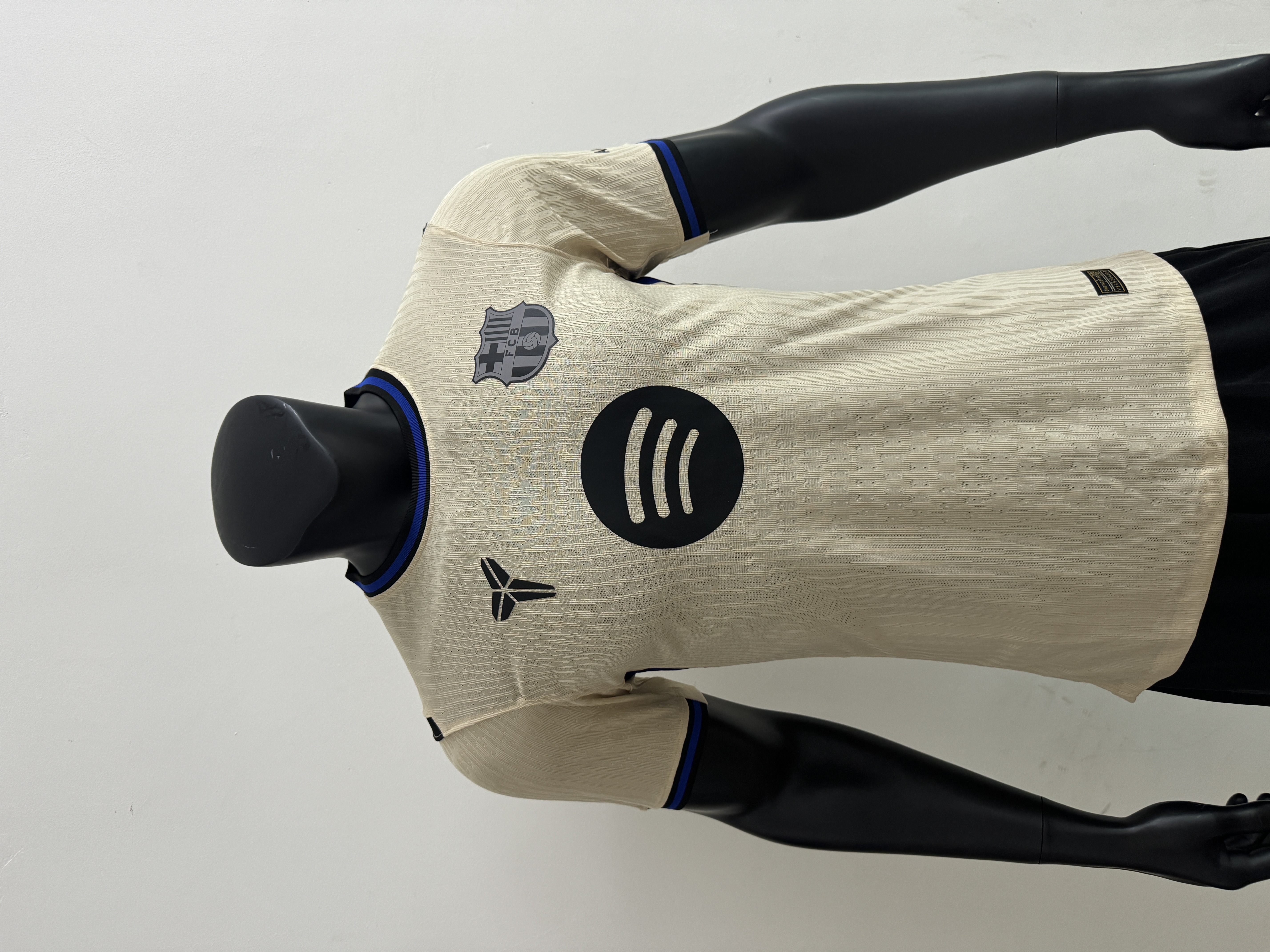 25/26Barcelona away players