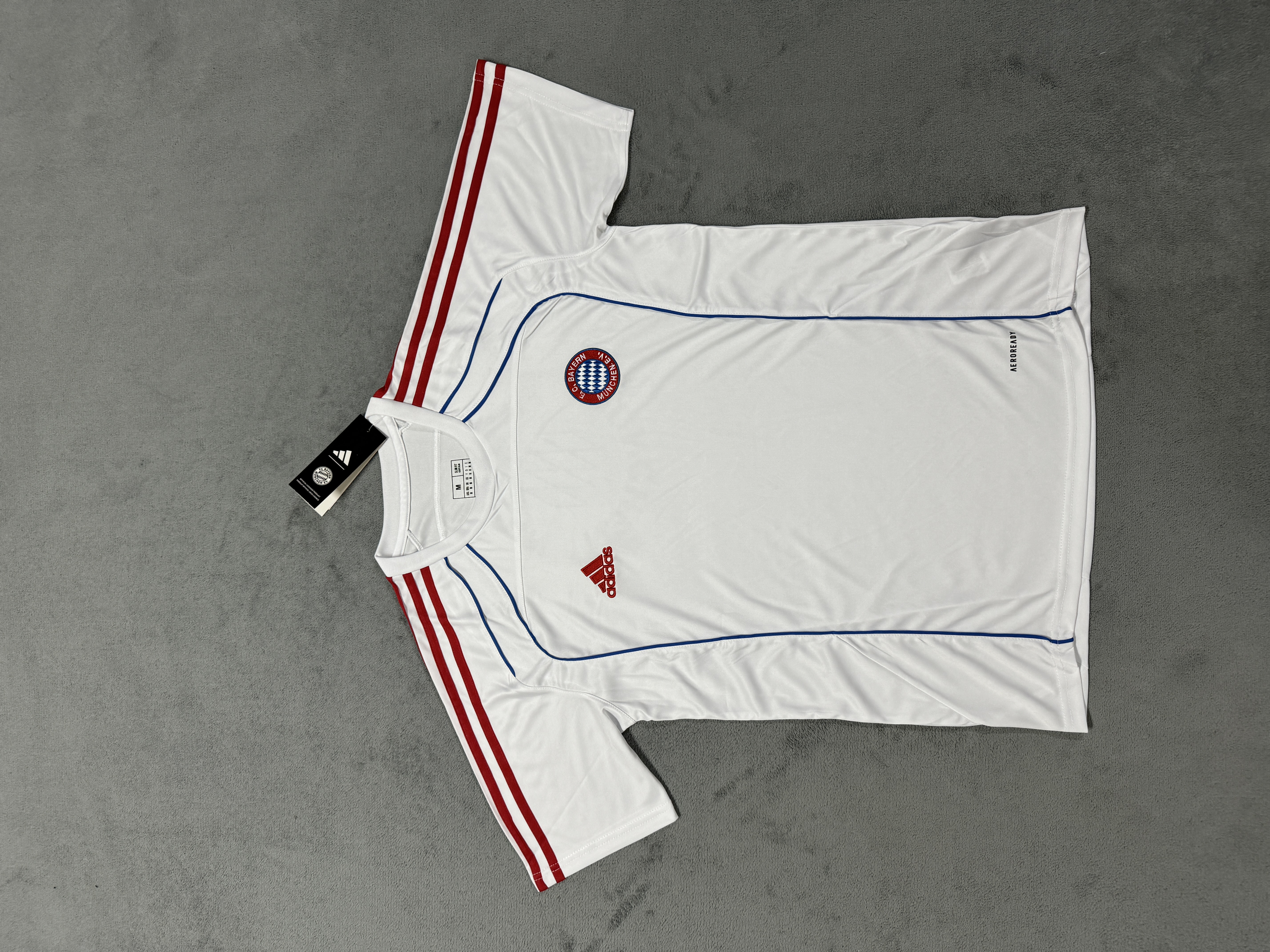 Fans Version25/26Bayern round neck T-shirt in white