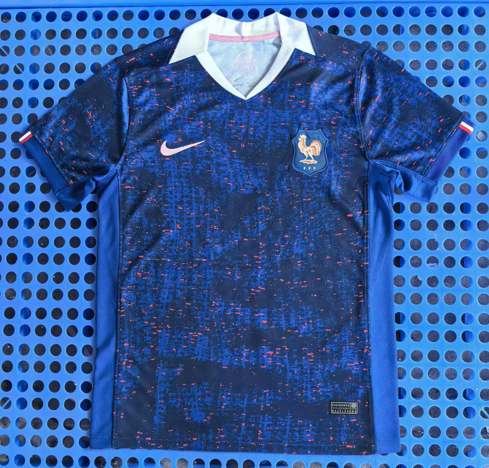 Fans Version 25/26 France home court 