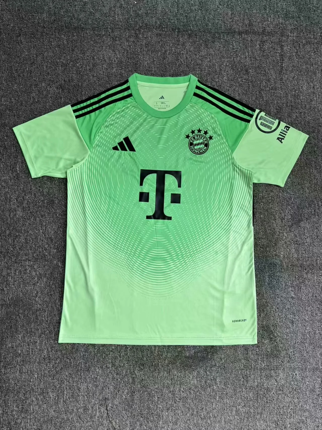 Fans Version 25/26 Bayern goalkeeper Green 