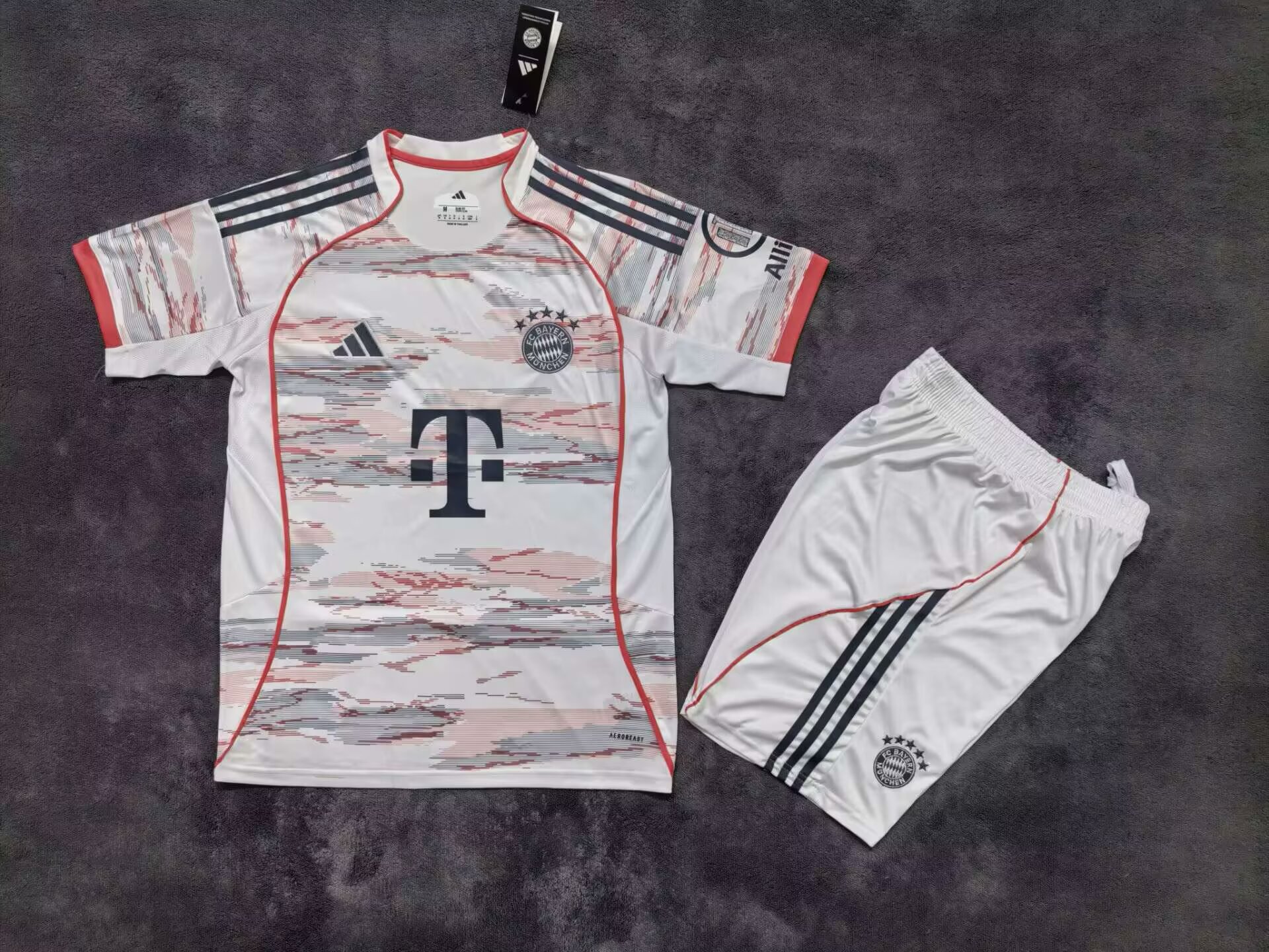 Adults kits 25/26 Bayern Guest 