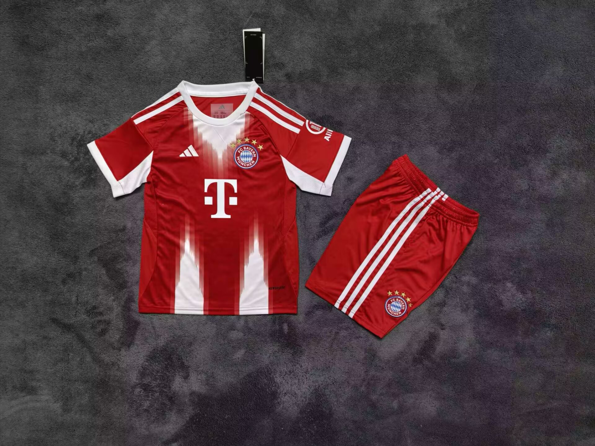 Kids kits 25/26 Bayern Main home