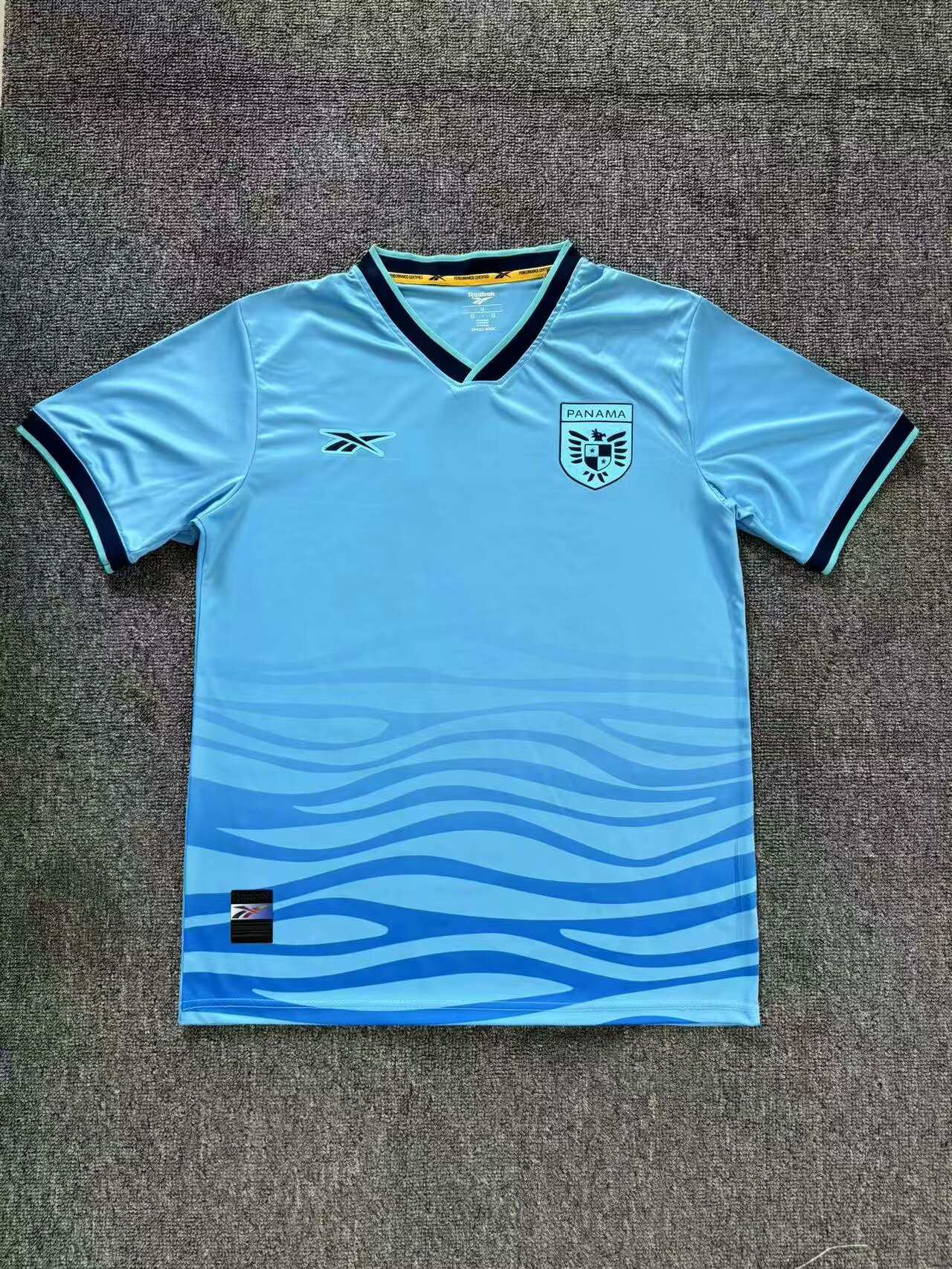 Fans Version 25/26 Panama away