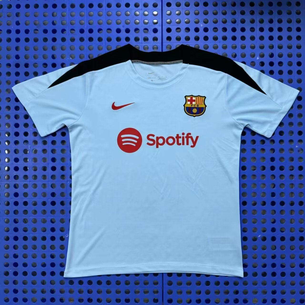 Fans Version 25/26  Barcelona light blue training uniform