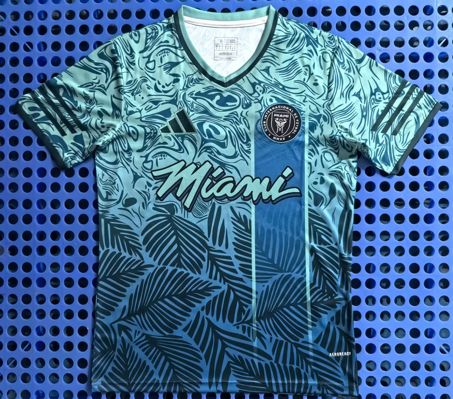 Fans Version 25/26 Miami Blue Gradient Edition