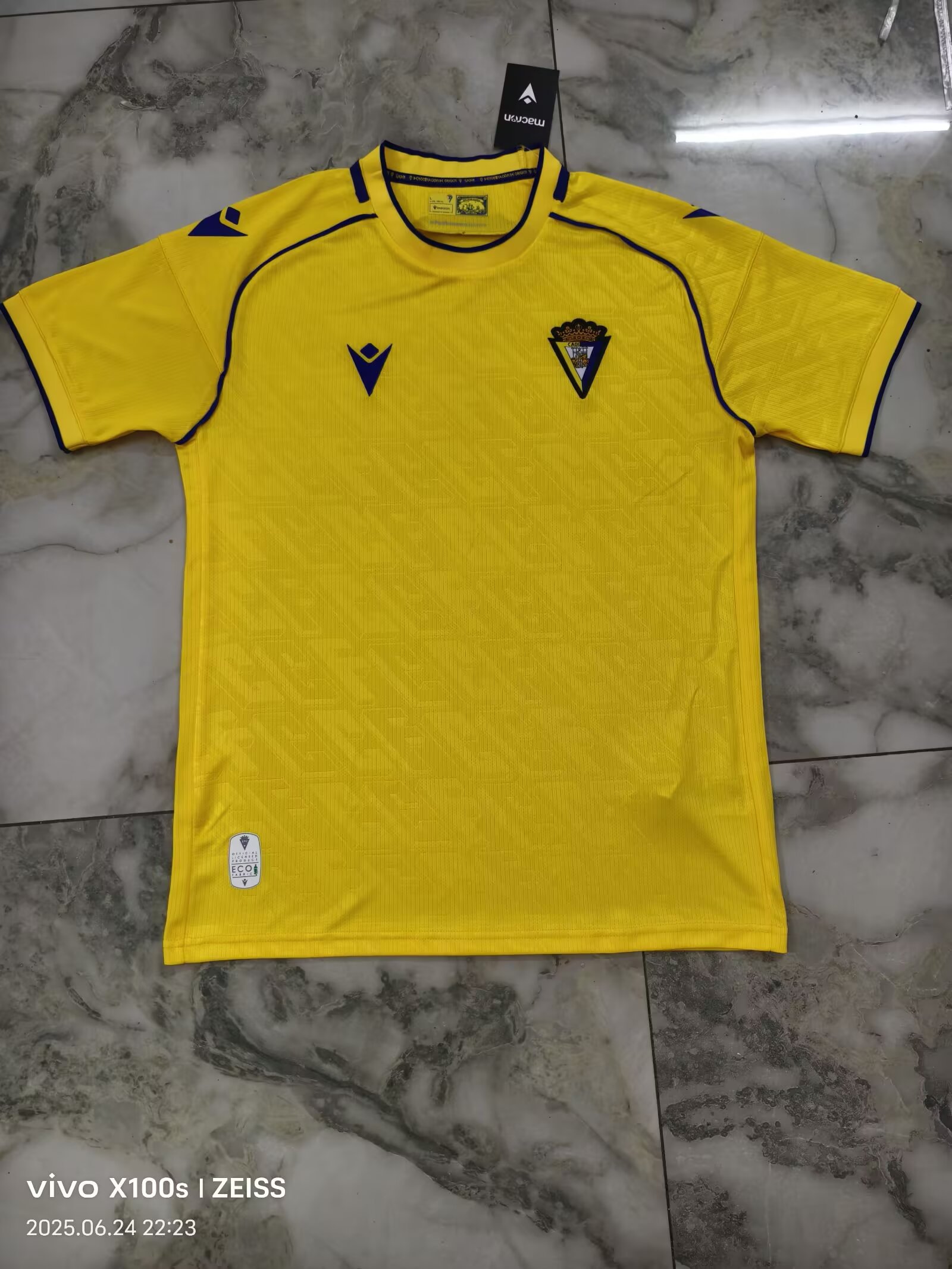 Fans Version 25/26 Cadiz