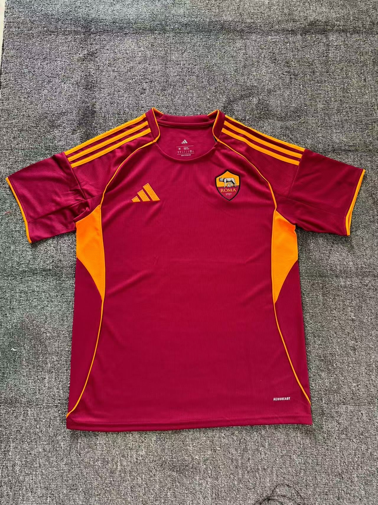 Fans Version 25/26 Roma home ground (no ads)