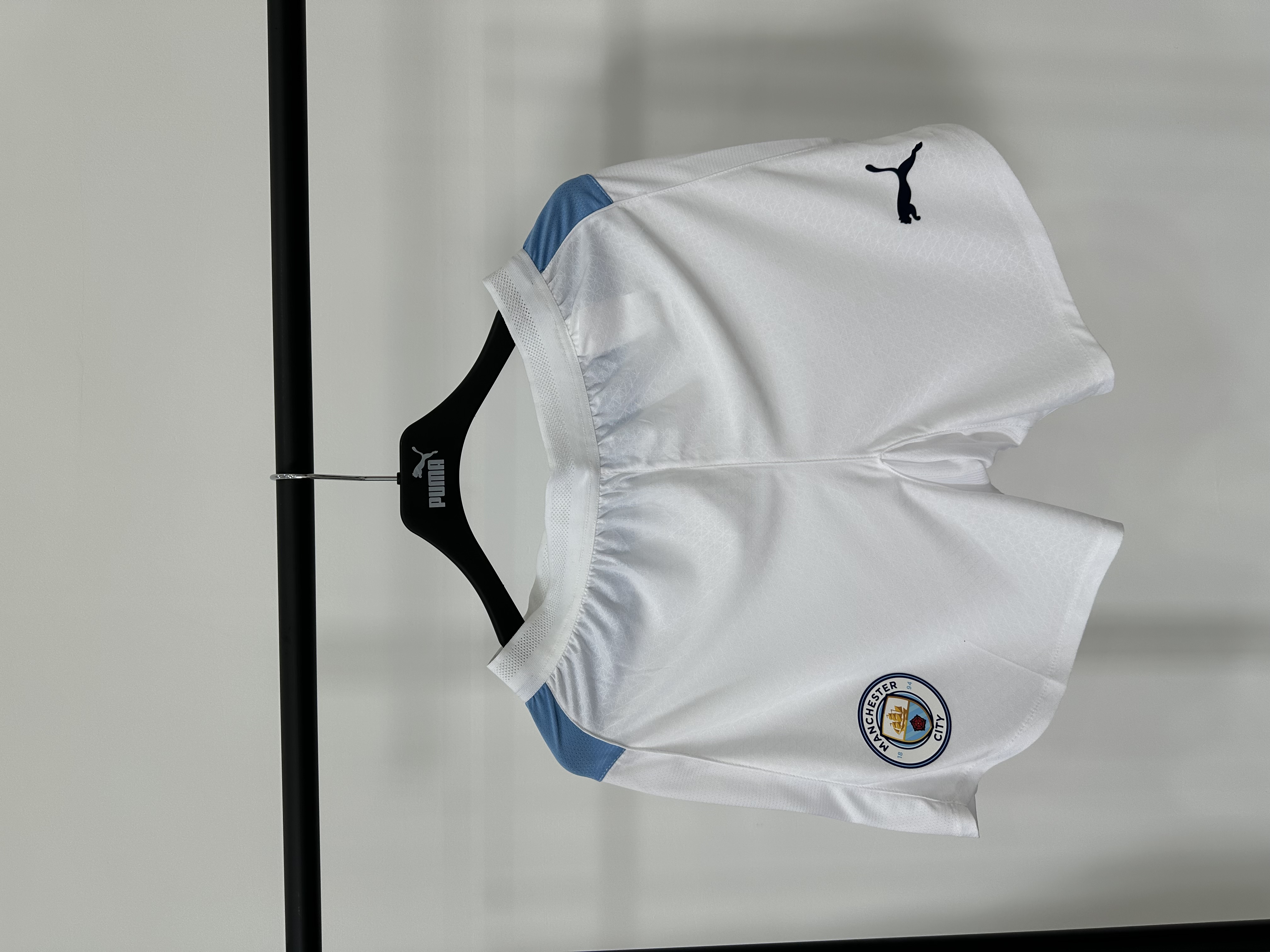 Player version 25/26 Manchester City home horts