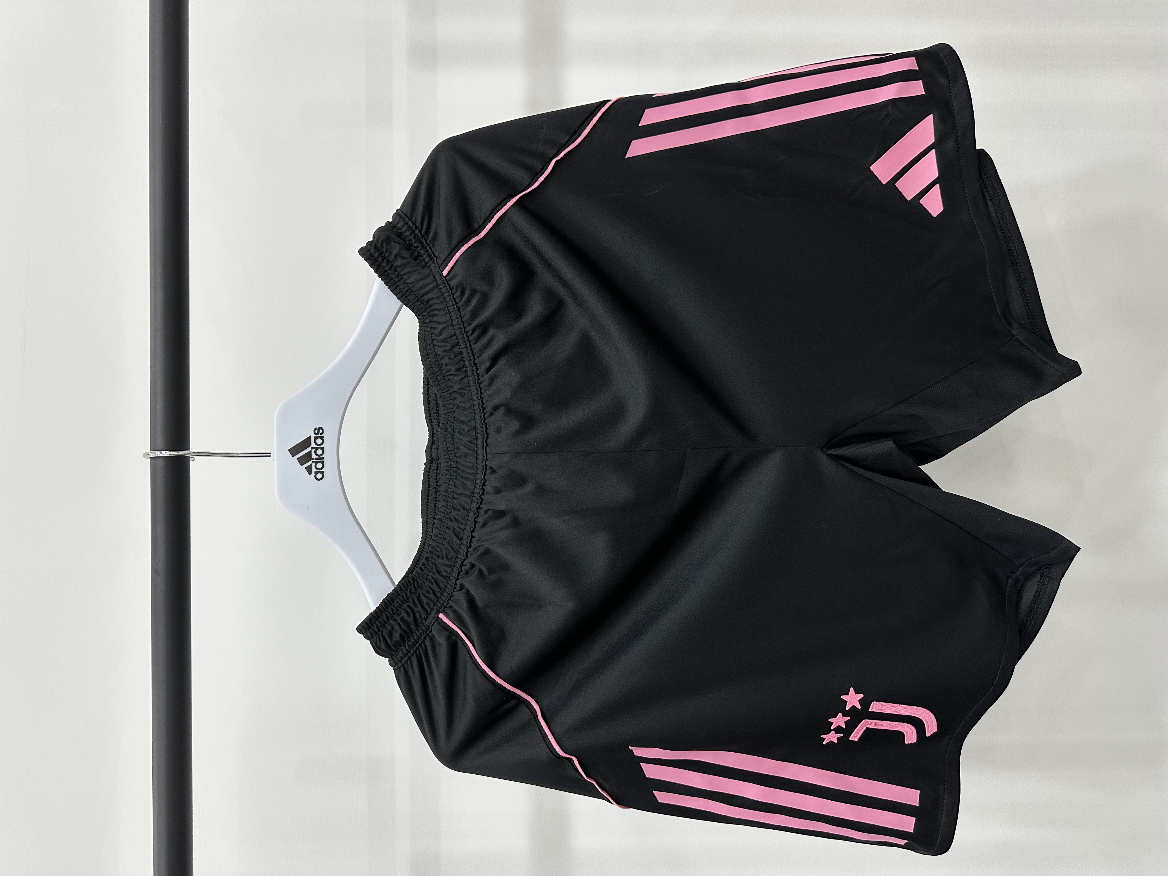 Player version 25/26 Juventus home shorts