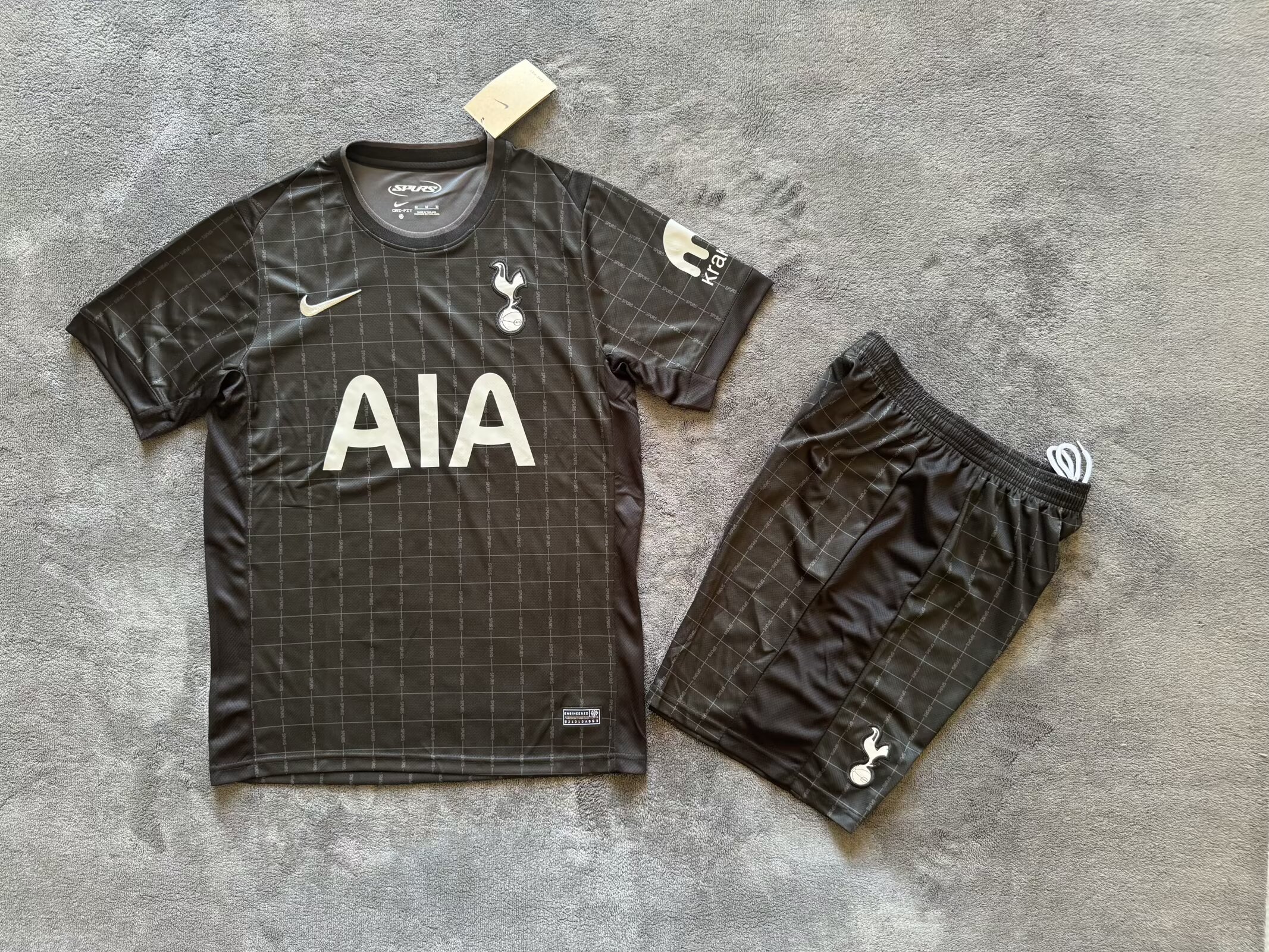Adults kits 25/26 Tottenham away