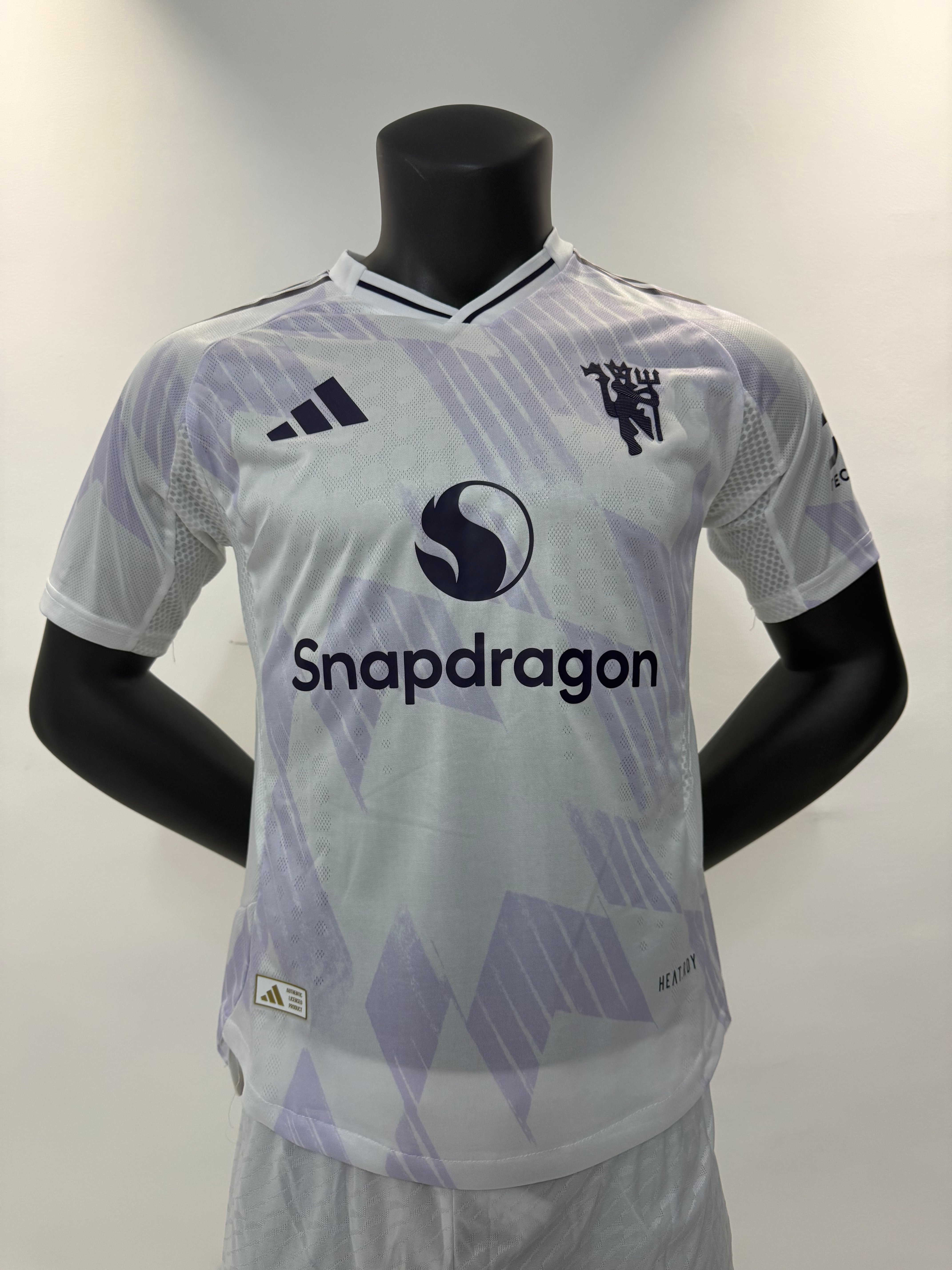 Player version 25/26 Manchester United away