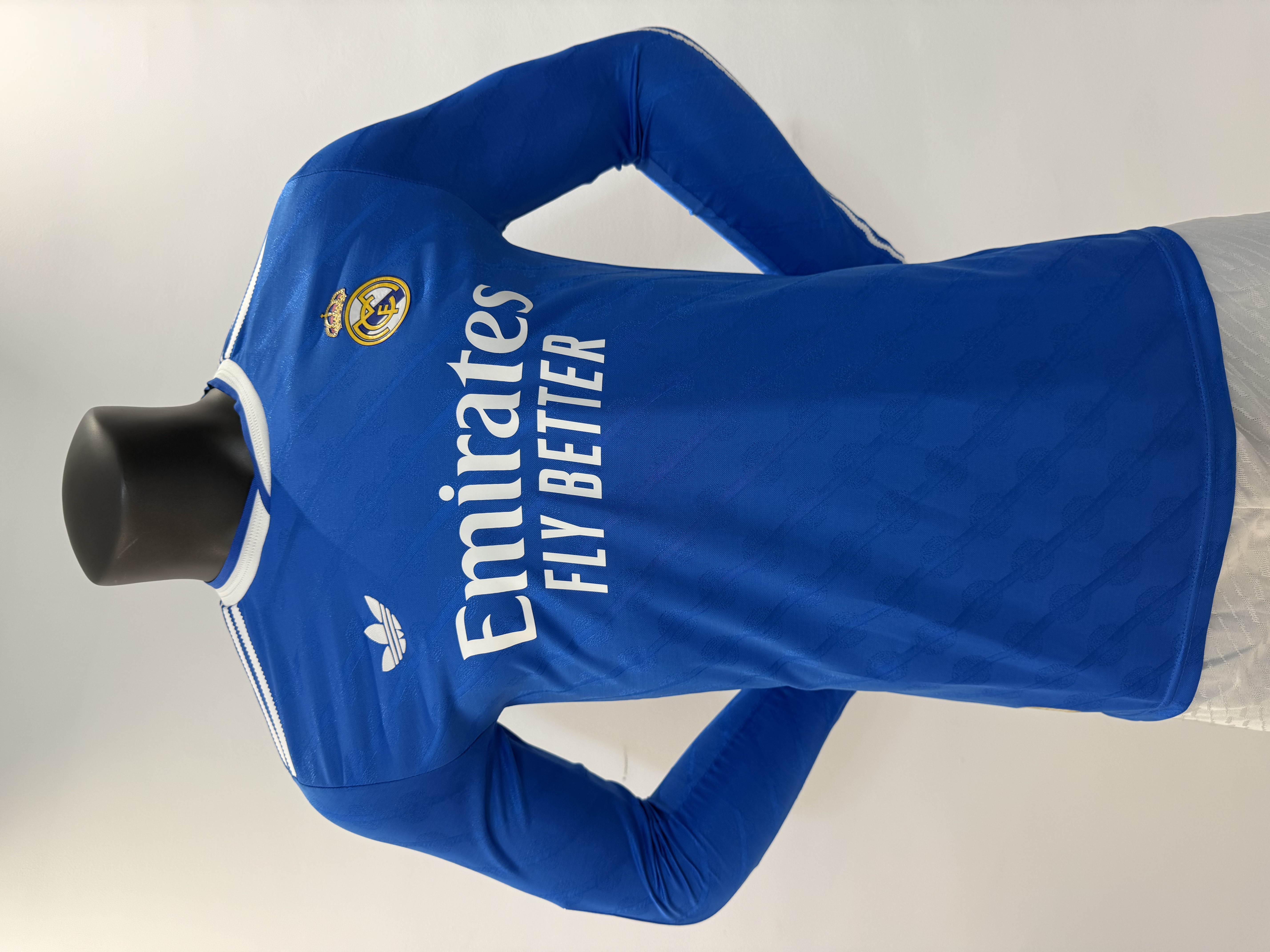 Player Version 25/26 Real Madrid second away (long sleeved)
