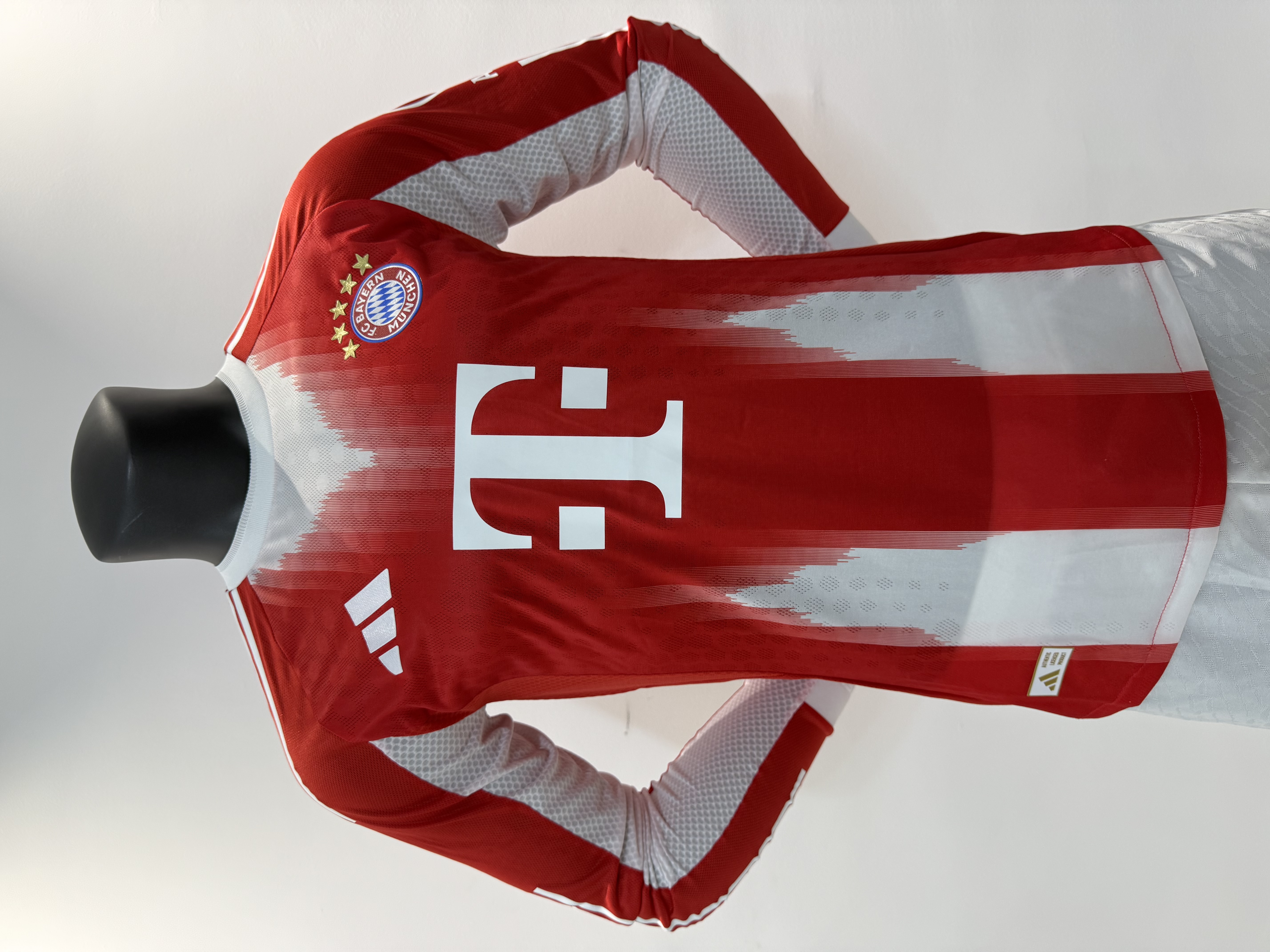 Player Version 25/26 Bayern Munich home (long sleeved)