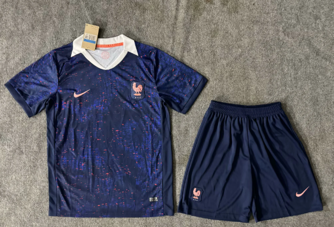 Adults kit 25/26 France women's football home
