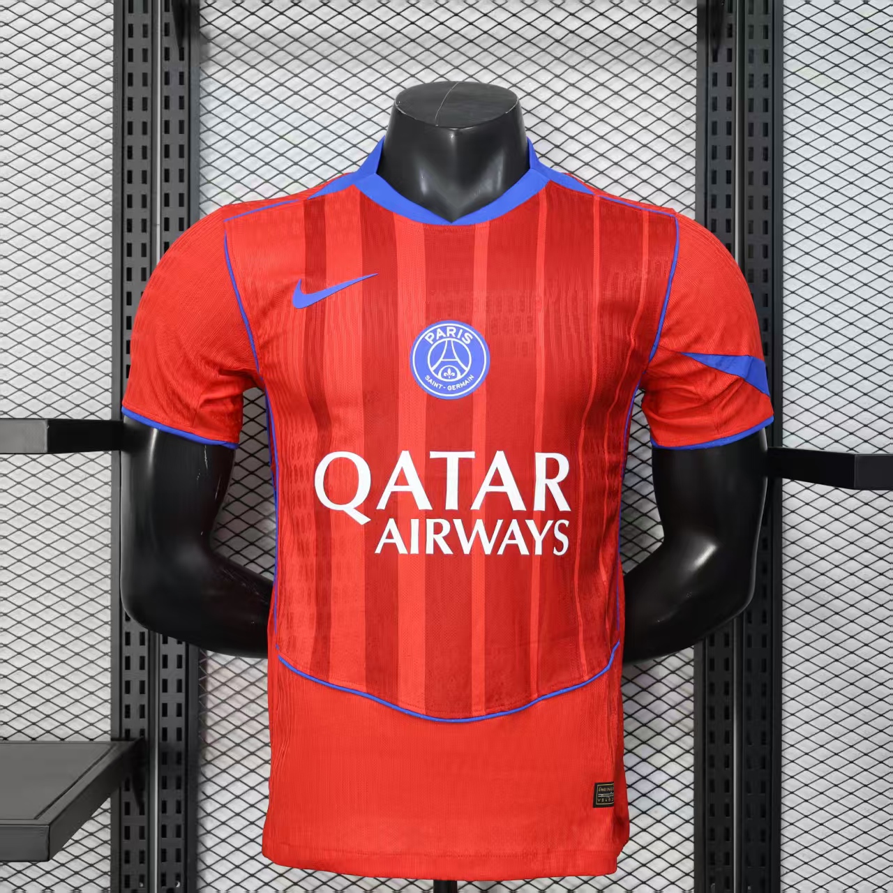 Player Version 25/26 Paris Two Guests