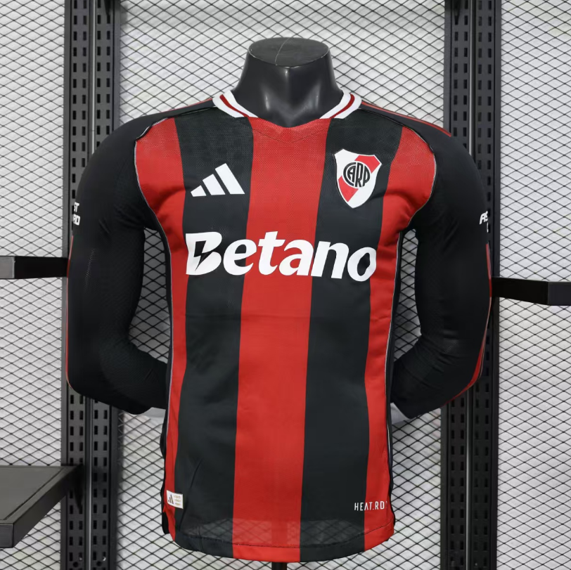 Player Version 25/26 Riverbed red and black long sleeved