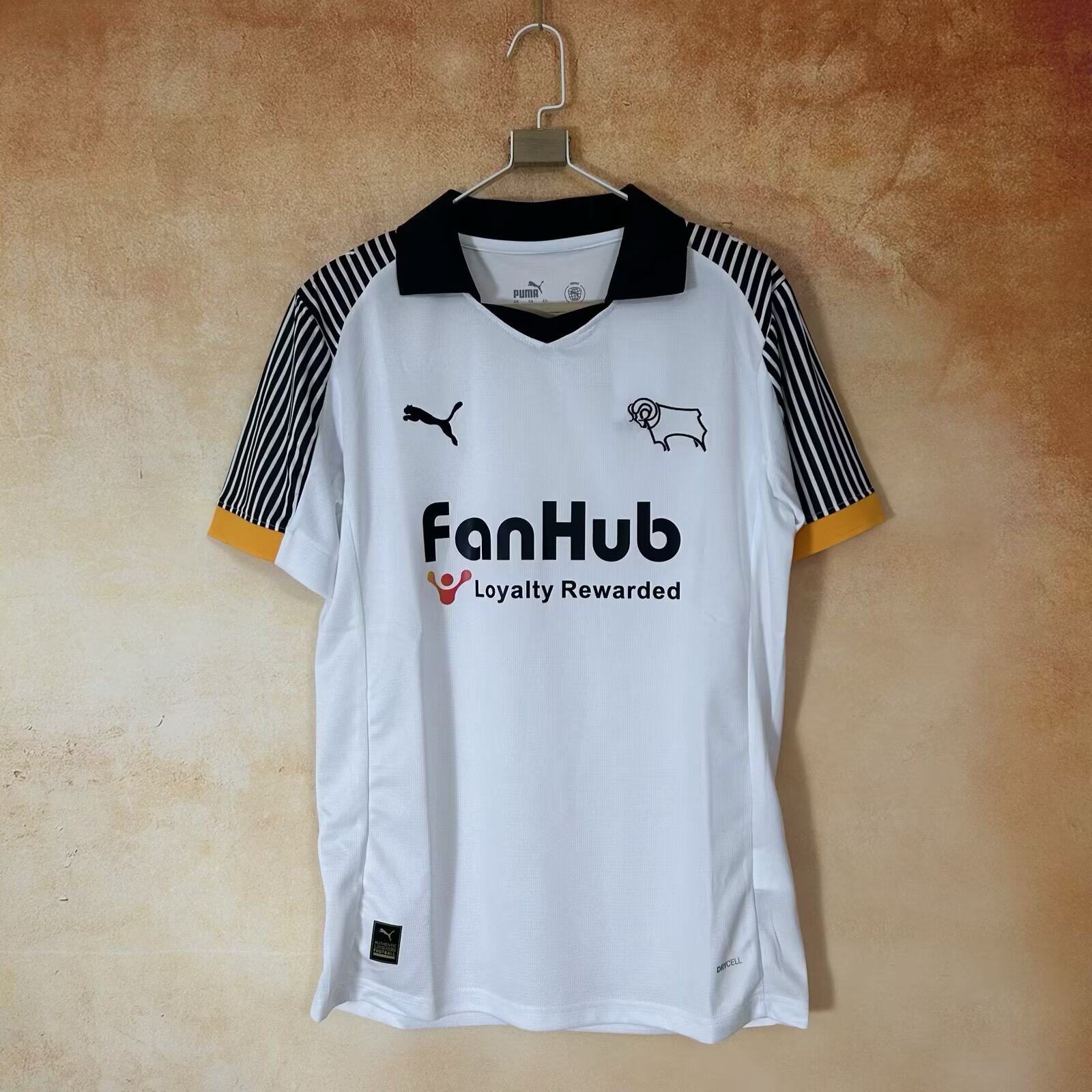 Fans Version 25/26 Derby County white