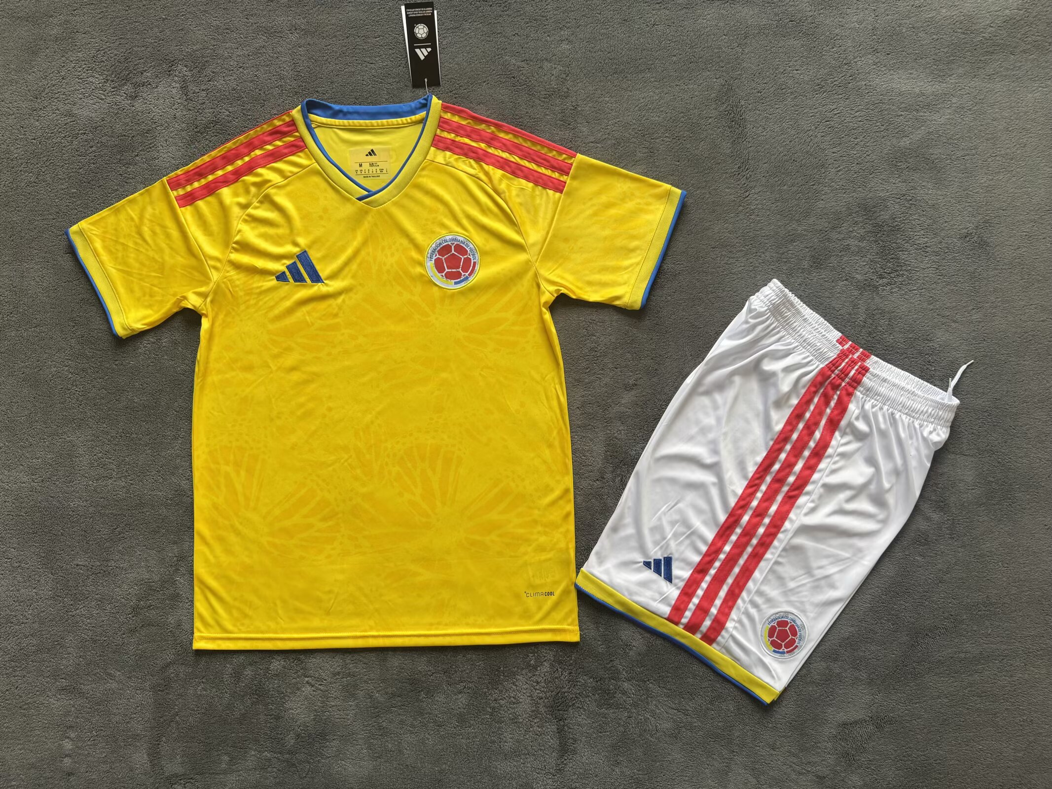 Adults kits 25/26 Colombian home