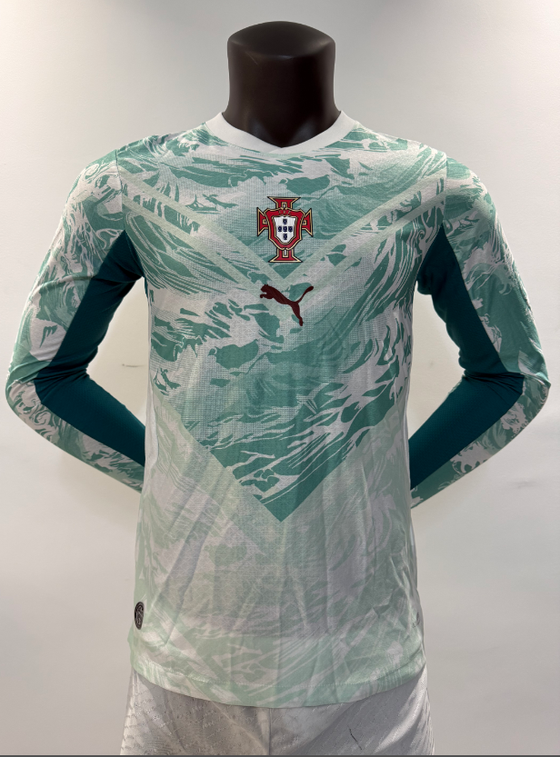 Player Version 26/27 Portugal away long sleeved