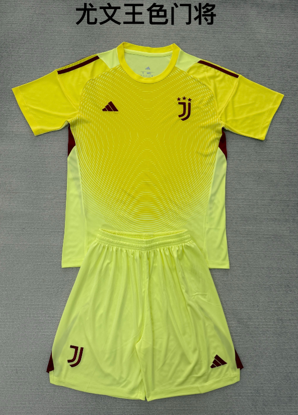 Adults kits 25/26 Juventus goalkeeper