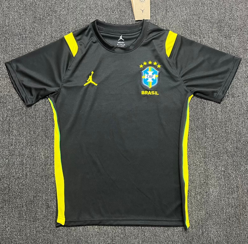 Fan version 26/27 Brazil training suit Black